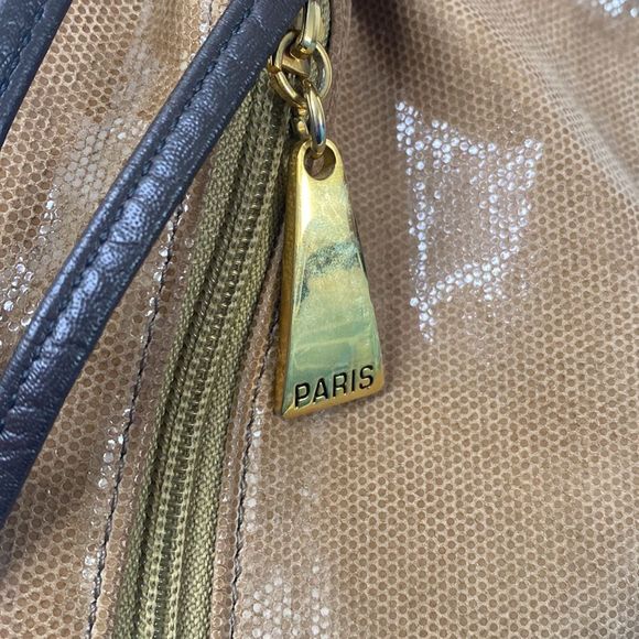 PARIS Leather Bucket Bag - Picture 4 of 10